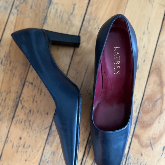Lauren by Ralph Lauren navy leather slip on pumps with square toe - Picture 2 of 4